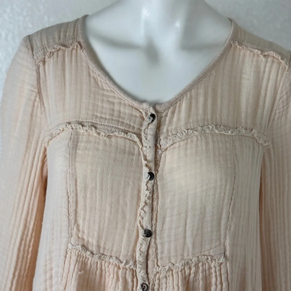 Free People Cream Button-Down Blouse Size Large. E19